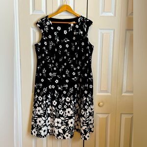 Beautiful London Times Black and White Floral Dress